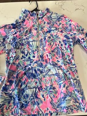 Women’s Lilly Pulitzer popover size medium